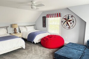 4 habitaciones, tabla de planchar con plancha, wifi y ropa de cama 