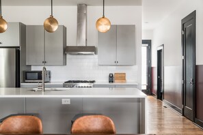 Casa | 4 dormitorios, escritorio, Internet