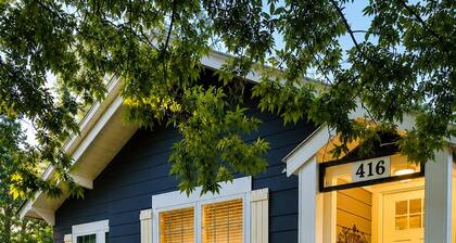 "Milam Mill Haus” : 1925 Historic German home “Large Hot Tub”.