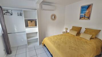 3 Schlafzimmer, BĂŒgeleisen/BĂŒgelbrett, WLAN, BettwĂ€sche