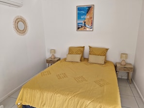 3 chambres, fer et planche à repasser, Wi-Fi, draps fournis