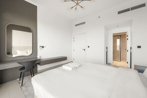 1 habitación, tabla de planchar con plancha, cuna de viaje y wifi