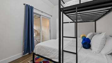 2 slaapkamers, een strijkplank/strijkijzer, wifi, beddengoed