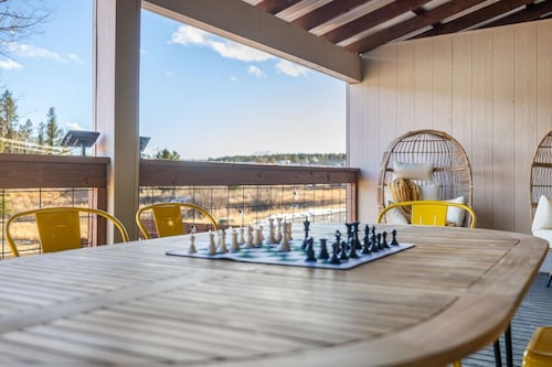 The Paddle House | Hot Tub + Fire Pit Stay