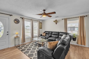 House, 3 Bedrooms | Living area | Smart TV, streaming services