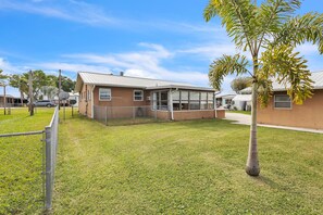 House, 3 Bedrooms | Exterior