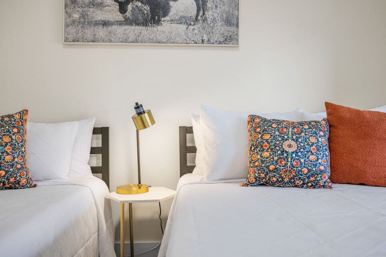 Lit parapluie, Wi-Fi gratuit, draps fournis