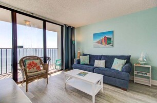 Condo, 1 Bedroom | Living area
