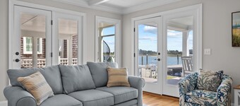 NEWLY RENOVATED Sound Front Home with Dock in Downtown Beaufort, NC (Creek Watch)