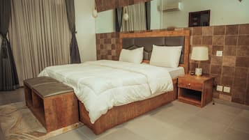 3 Schlafzimmer, Schreibtisch, BĂŒgeleisen/BĂŒgelbrett, WLAN