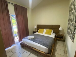 9 bedrooms, WiFi, bed sheets
