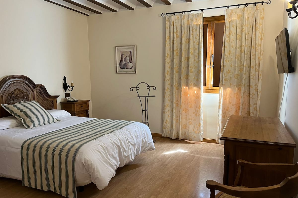 Tweepersoonskamer | 1 slaapkamer, een bureau, gratis babybedden, gratis wifi