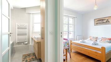 3 chambres, fer et planche Ă repasser, Wi-Fi, draps fournis