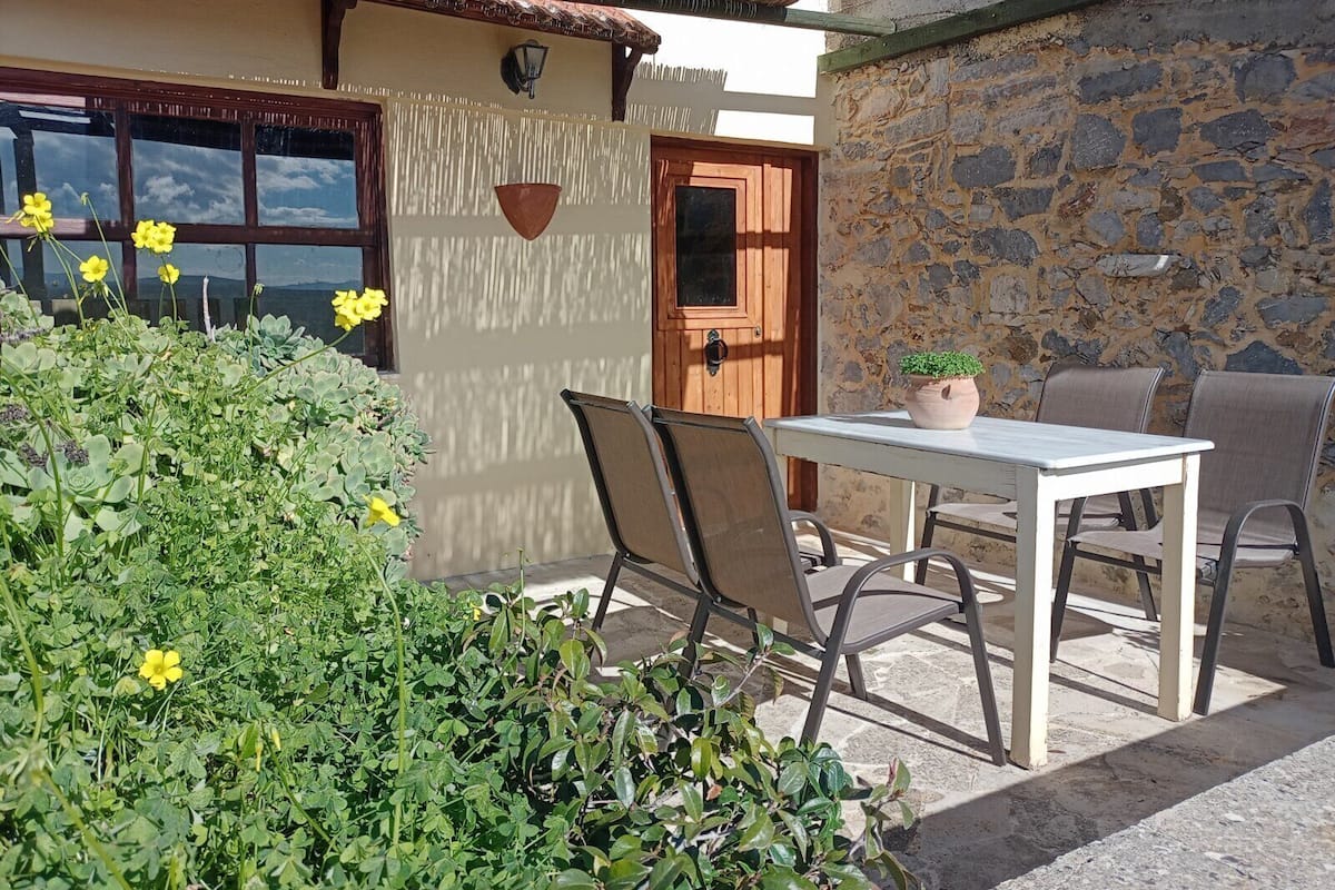 Family House, Mountain View | 1 bedroom, iron/ironing board, free WiFi