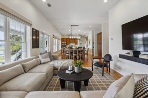 Unclassified image, 3 of 33, button