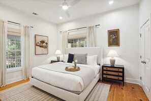 Unclassified image, 4 of 33, button