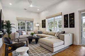 Unclassified image, 5 of 33, button