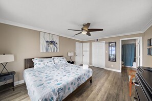 4 bedrooms, desk, iron/ironing board, travel cot