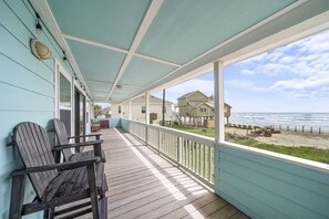 Terrace/patio - Charming 2nd Row Home with Ocean Views (Galveston)