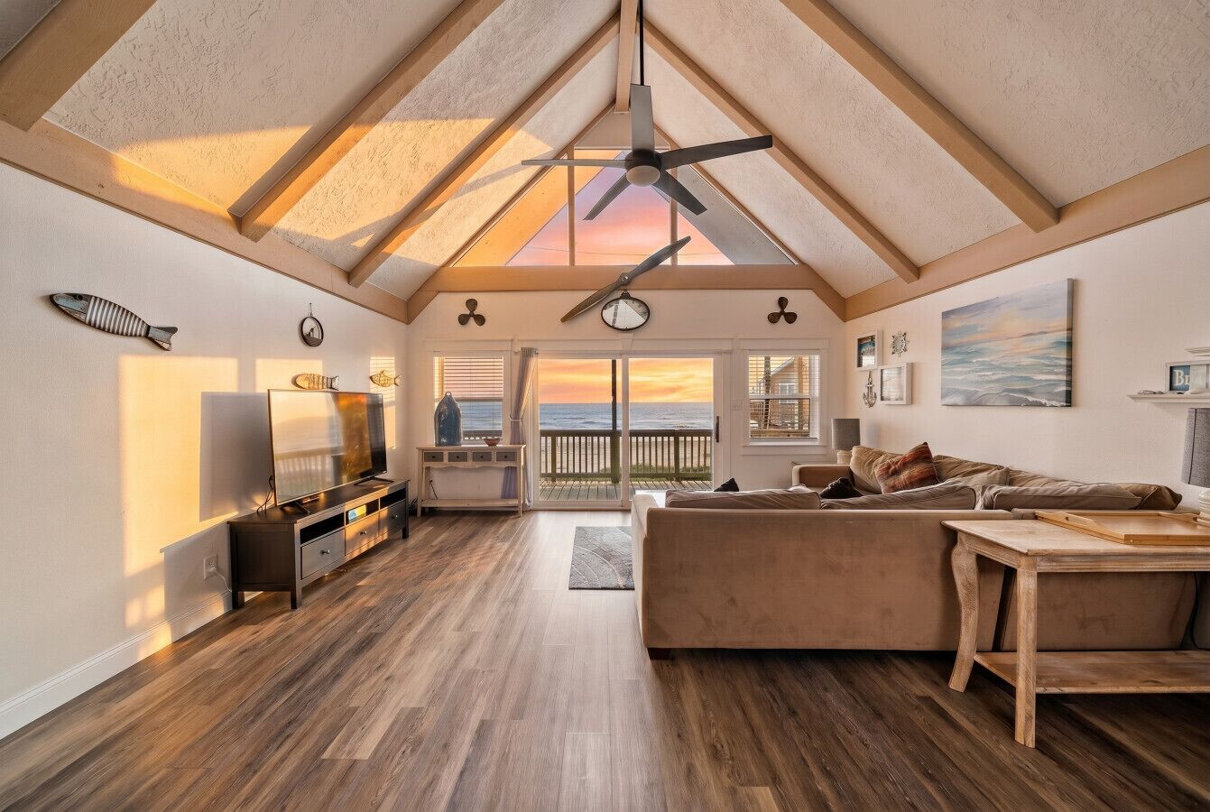 Smart TV, fireplace