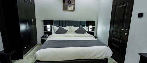 Bureau, espace de travail pour ordinateur portable