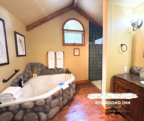 Forget Me Not Suite at RiverSong Inn in Estes Park - Riverside in Rocky Mountain National Park