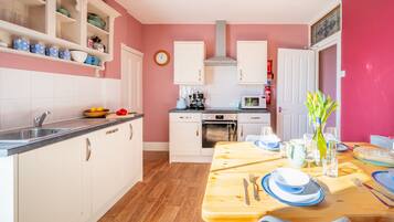 Microwave, dishwasher, coffee/tea maker, high chair