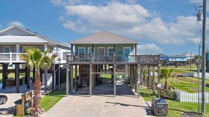 Exterior - Adios Beachachos (Bolivar Peninsula)