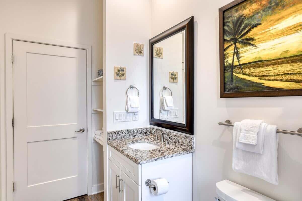 Photo 18 of Big 4 bedroom house walkable to downtown