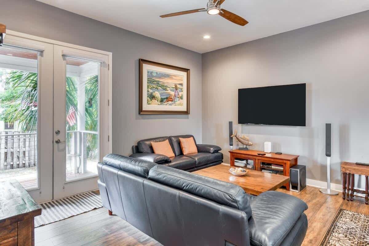 Photo 4 of Big 4 bedroom house walkable to downtown