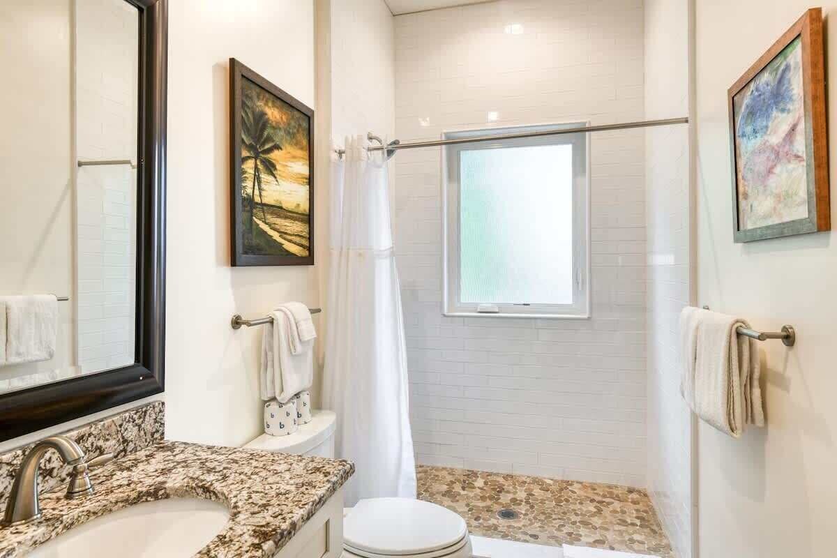 Photo 17 of Big 4 bedroom house walkable to downtown