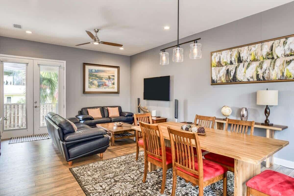 Photo 6 of Big 4 bedroom house walkable to downtown