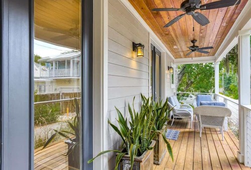 Big 4 bedroom house walkable to downtown