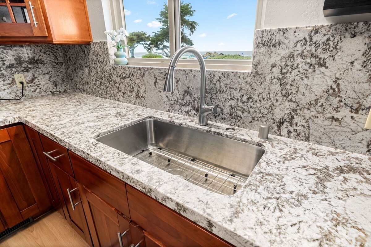 Photo 16 of 3970 Wave Watcher - Panoramic Oceanfront Bay Views