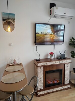 Interior - Charming 1-bedroom apartment in Nessebar Tankovo with Fireplace, AC, TV and WiFi (Tankovo)