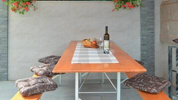 Apartment, 2 Schlafzimmer, Terrasse, Gartenblick | Terrasse/Patio