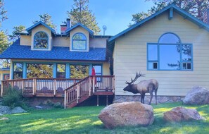 Exterior - Cowboy's Delight Room at RiverSong Inn in Estes Park - Riverside in Rocky Mountain National Park (Estes Park)