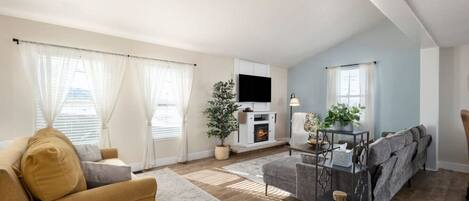 Televisie en een open haard