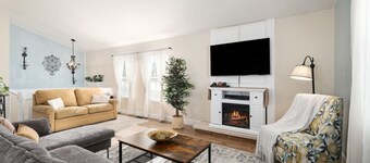 Family Getaway: Modern Farmhouse for Adventure!