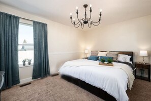 3 soverom, strykejern/-brett, reiseseng for barn og wi-fi