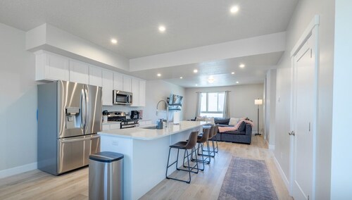 Newly Built Retreat | Comfort & Ski Access