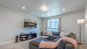 Smart TV, fireplace, offices, computer monitors