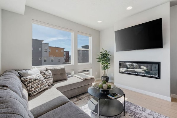 Smart TV, fireplace, video games