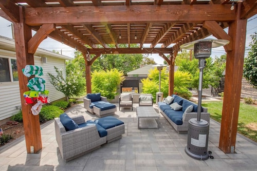 Near Ski Resorts • Hot Tub • Fantastic Patio