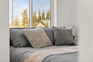 4 soverom, skrivebord, strykejern/-brett og wi-fi (inkludert)