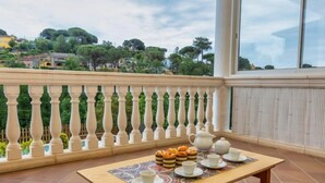 Casa, 5 habitaciones, Terraza | Balcón
