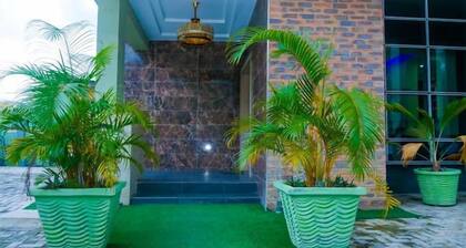 E- Exclusive Hotel