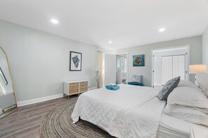 5 bedrooms, WiFi, bed sheets
