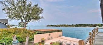 Saint Clair River front Retreat With 6 Beds - Enjoy Fishing-Kayak-Relax