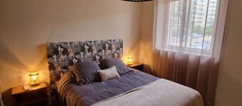 Large, bright T3, fully renovated, air-conditioned, city center and private parking.